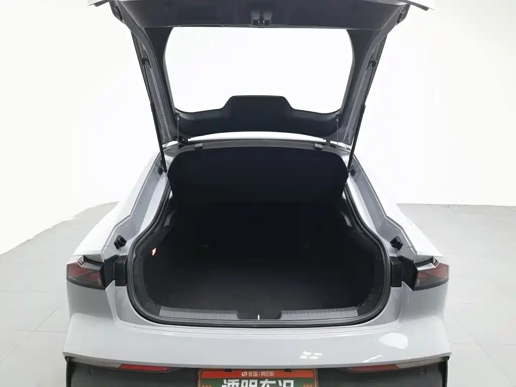 Changan UNI-V iDD 2023 2023 ZhiDian iDD 1.5T 113km Smart Fun Edition