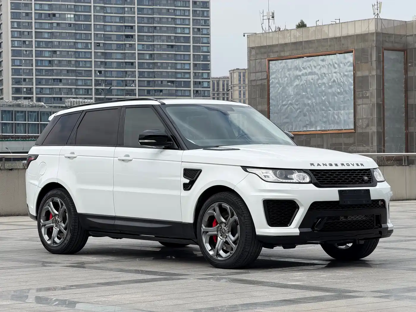 Land Rover Range Rover Sport 2016 Model 3.0 SC V6 HSE DYNAMIC фото 3