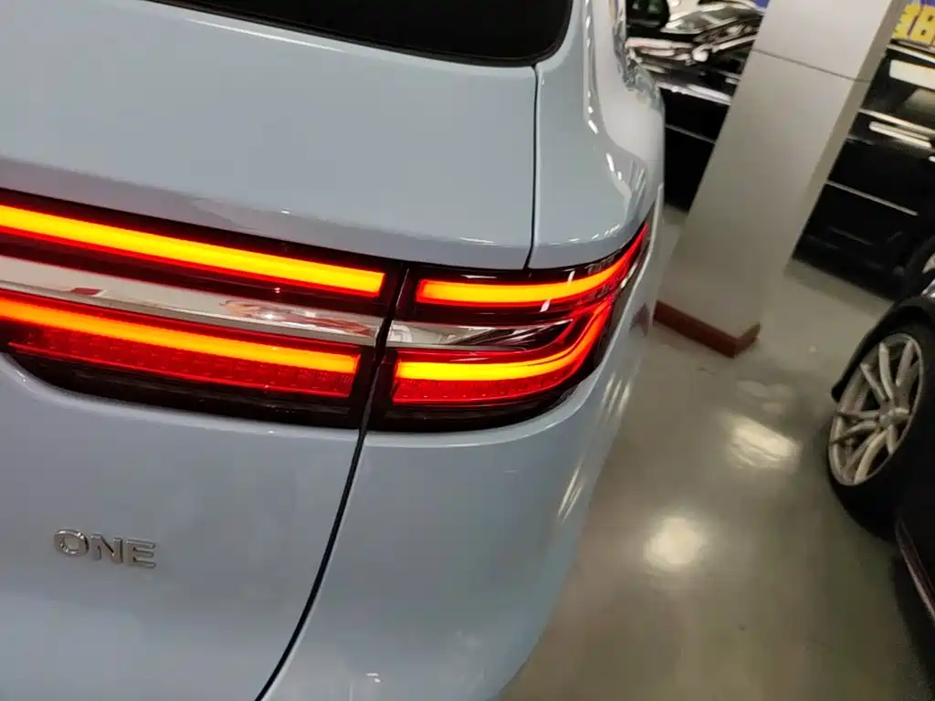 Фото 8 - Li Auto Li ONE
