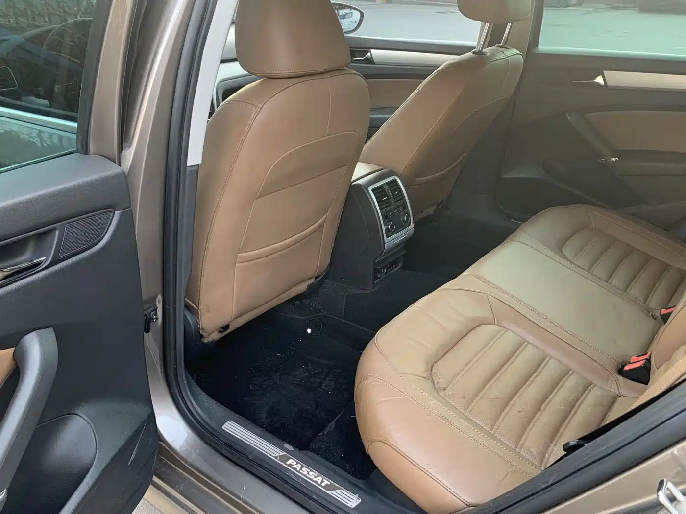 Volkswagen Passat 2014 2.0TSI DSG Executive Edition фото 8