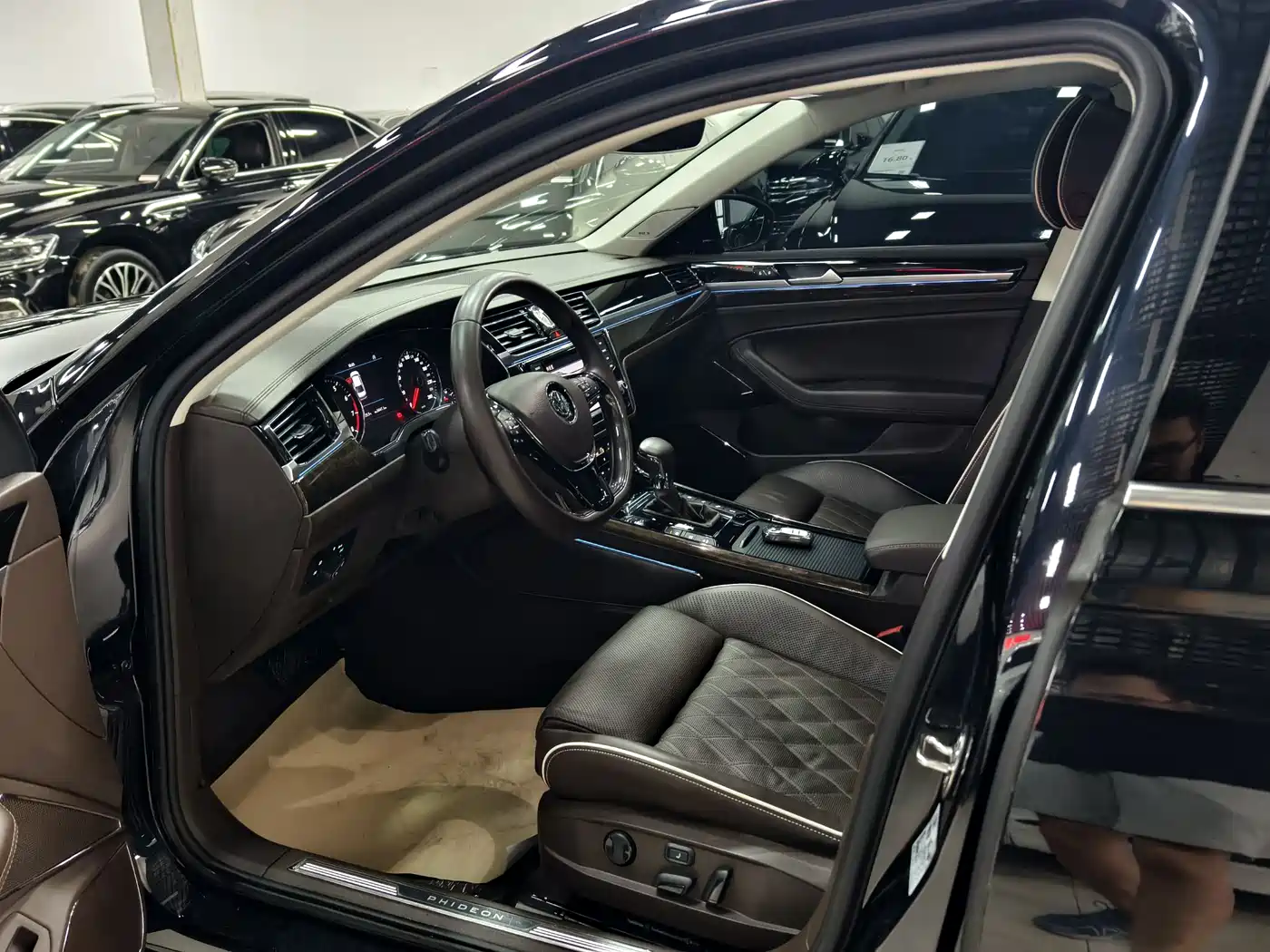 Volkswagen Phideon 2018 Facelift 380TSI FWD Flagship фото 7