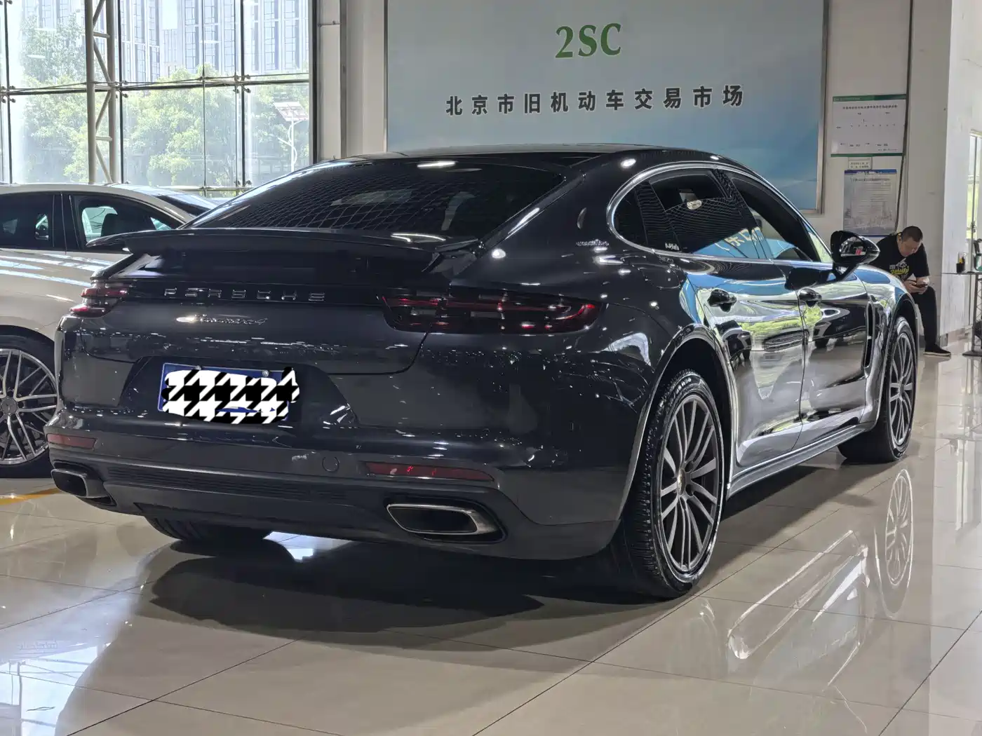 Porsche Panamera 2019 Panamera 4 Executive Long Wheelbase 2.9T фото 21