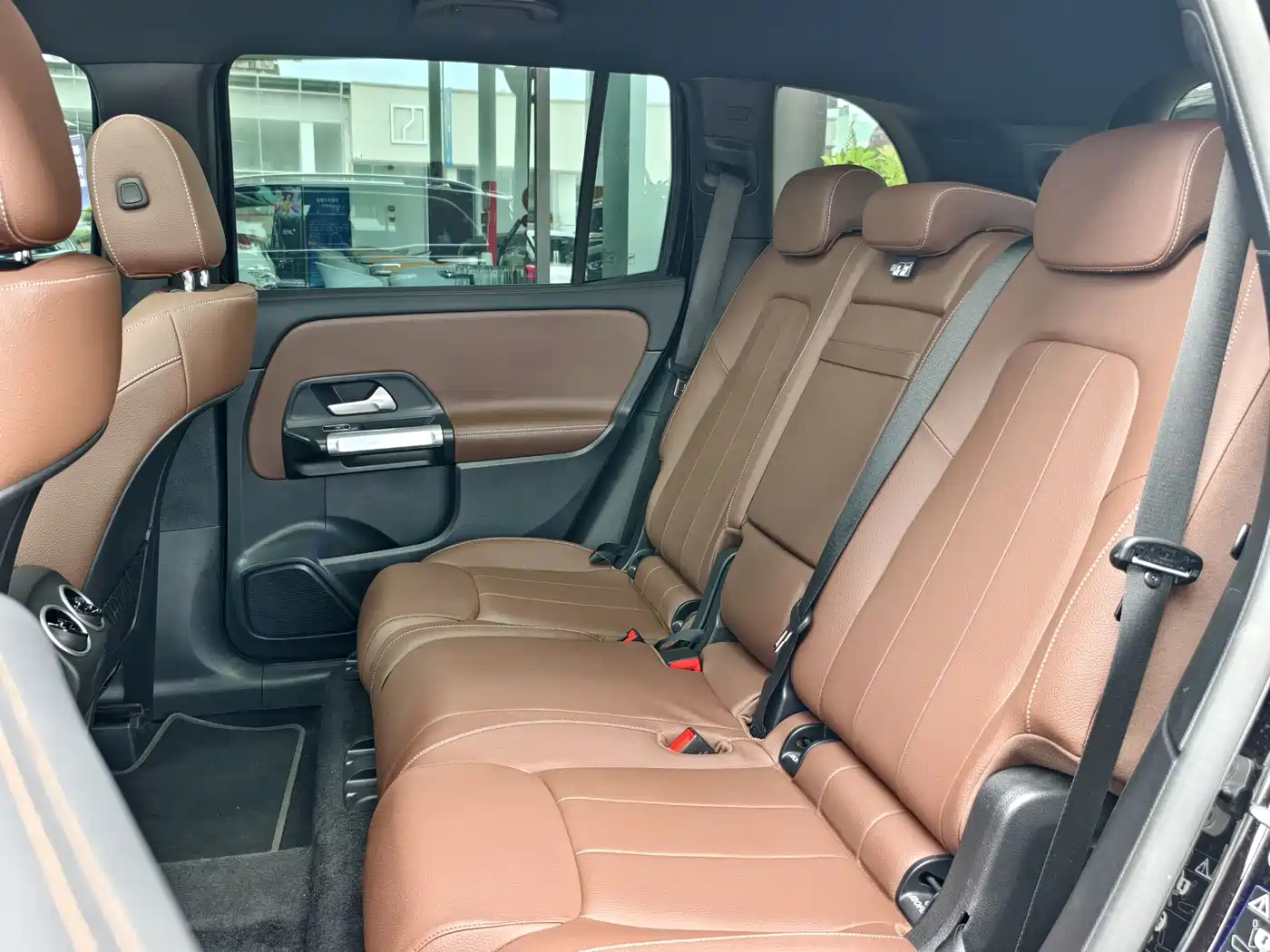 Mercedes-Benz GLB 2025 Model GLB 220 Fashion Style фото 18