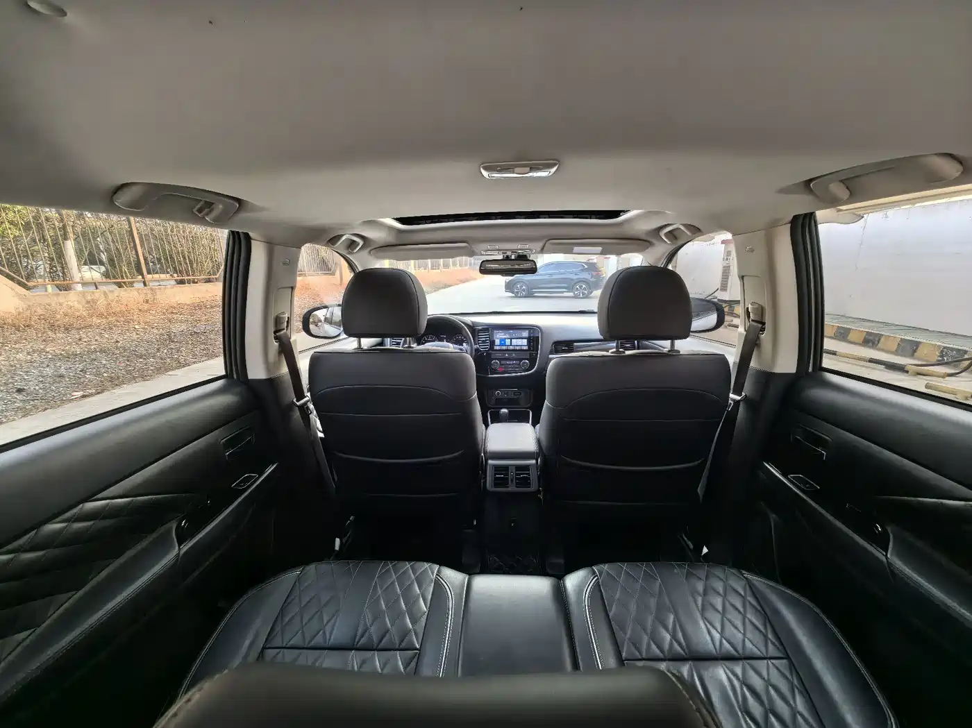 Mitsubishi Outlander 2020 2.4L 4WD Luxury 5-seater фото 22