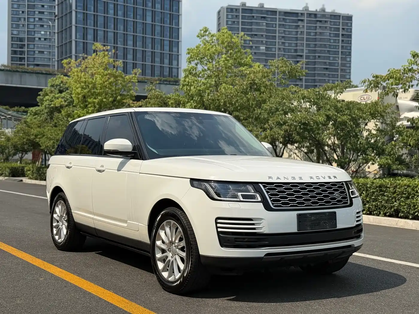 Land Rover Range Rover 2018 3.0 SC V6 Vogue Heritage Edition фото 3