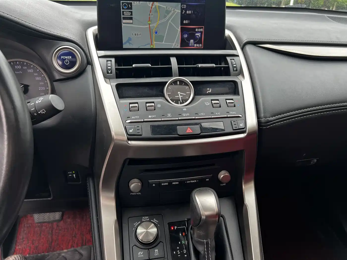 Lexus NX 2020 300h FWD F Sport China V фото 9