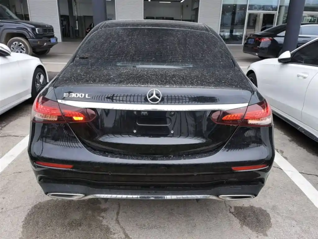 MERCEDES-BENZ E-CLASS