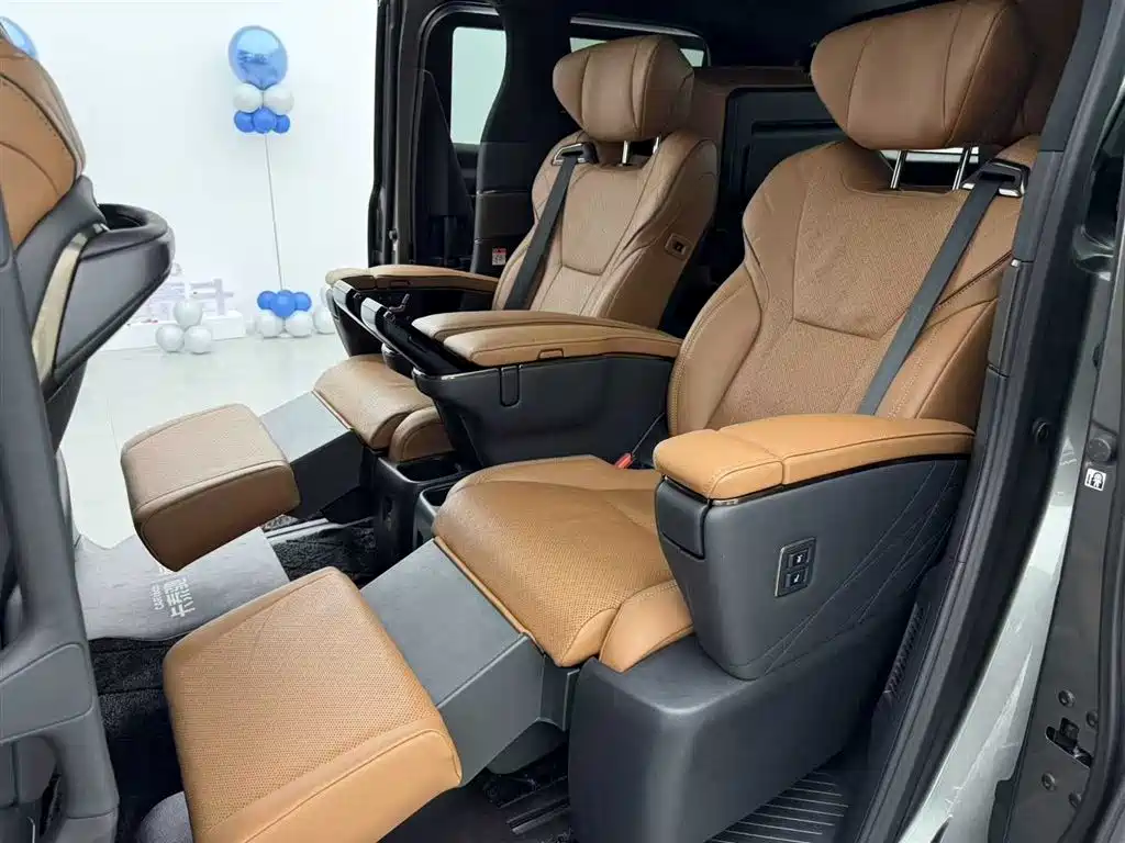 Toyota Alphard 2024 Hybrid 2.5L Ultimate Enjoyment Edition фото 7