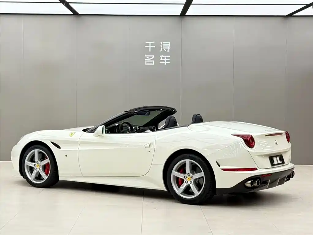 Ferrari California T 2016 2015 3.9T Standard