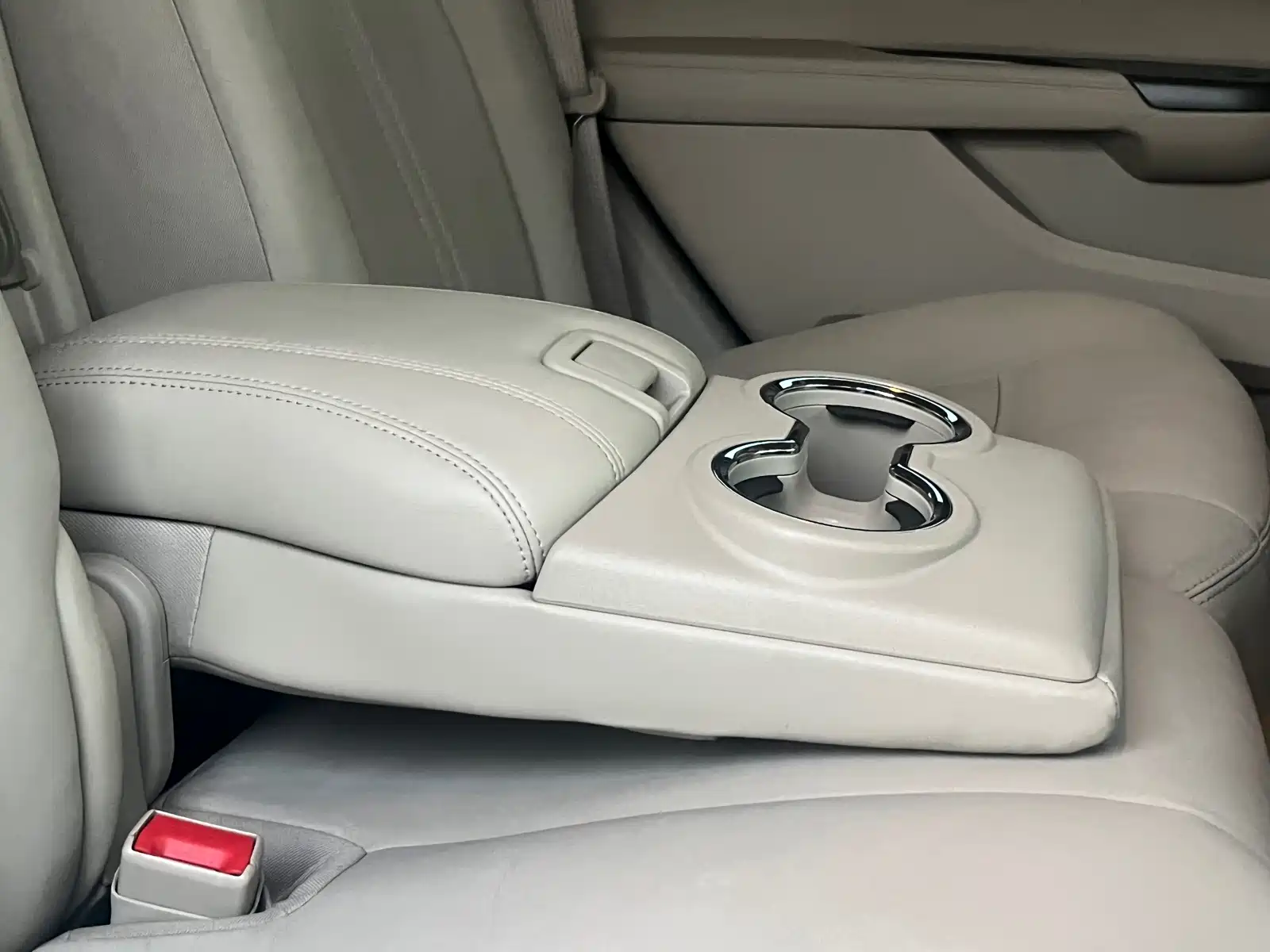 صورة 17 - Cadillac SRX