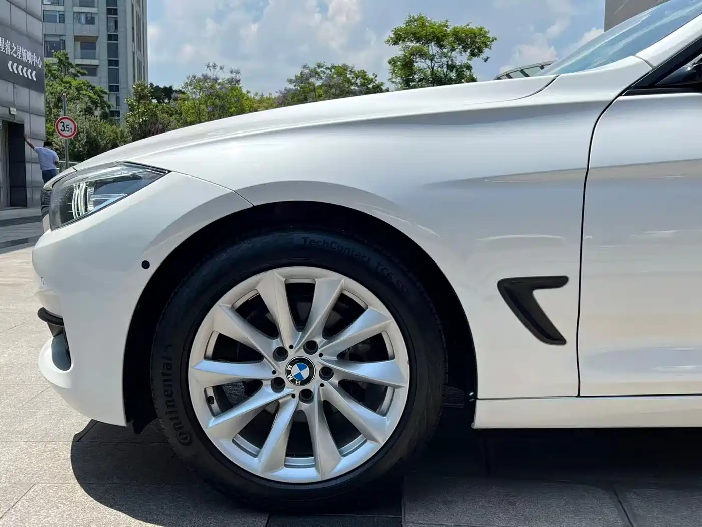 BMW 3 Series GT 2018 320i Fashion фото 5