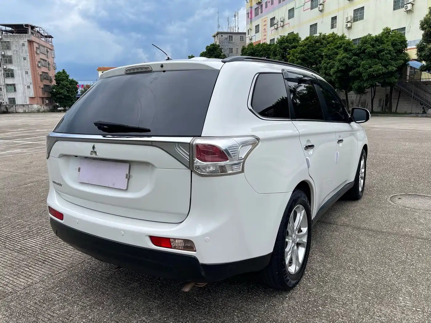Mitsubishi Outlander (Import) 2014 2.4L 4WD Luxury Value Edition 5-seater фото 12