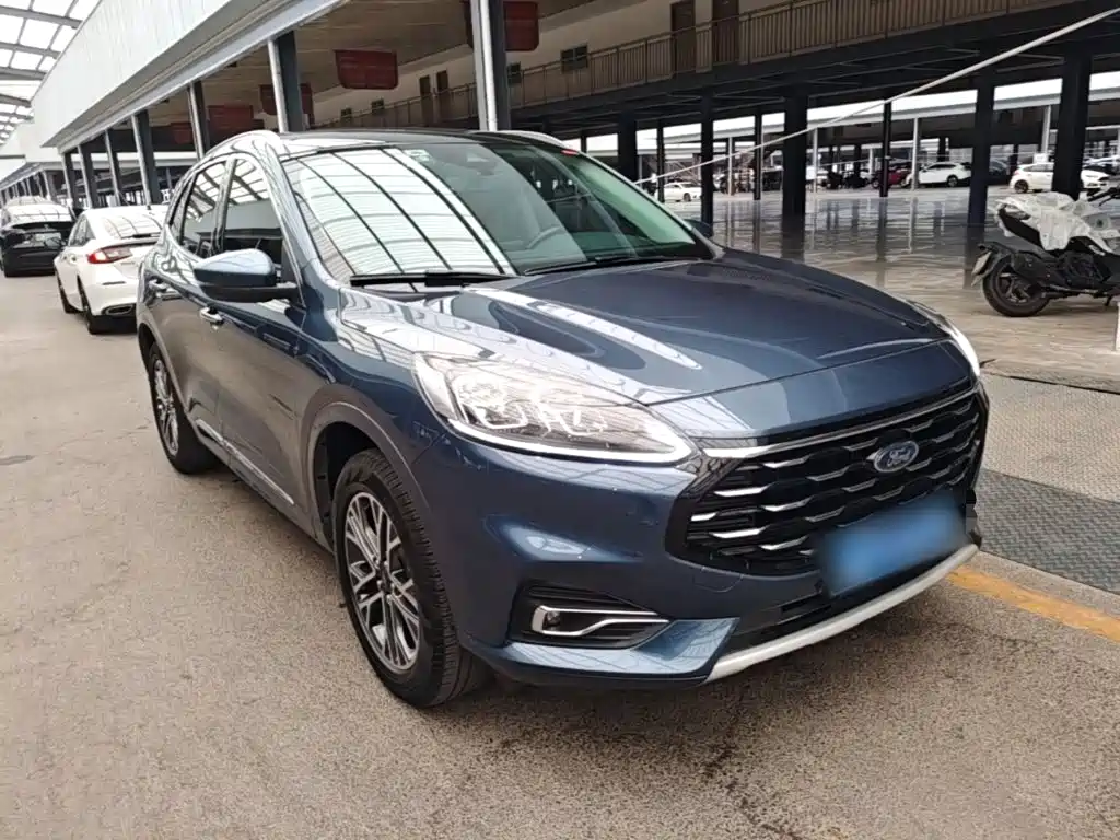 Photo 4 - Ford Escape