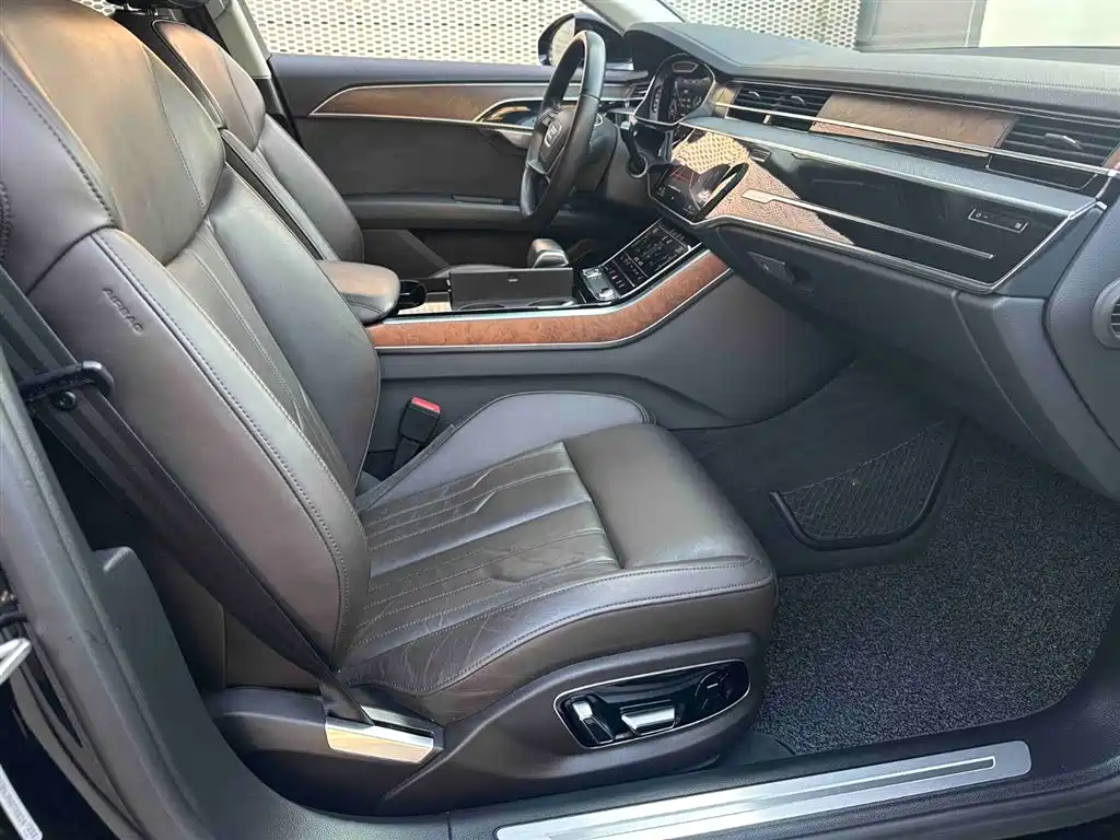 Audi A8 2018 A8L 55 TFSI quattro Launch Premium фото 10