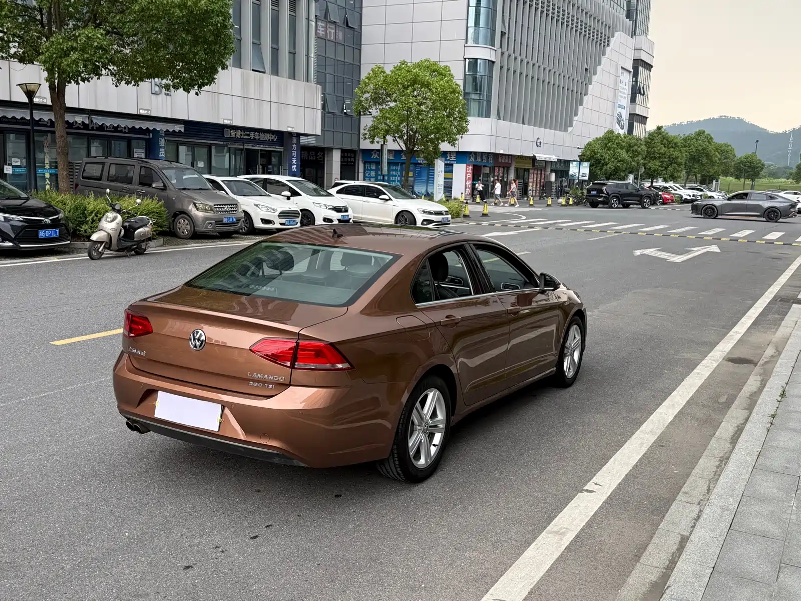 Photo 6 - Volkswagen Lamando