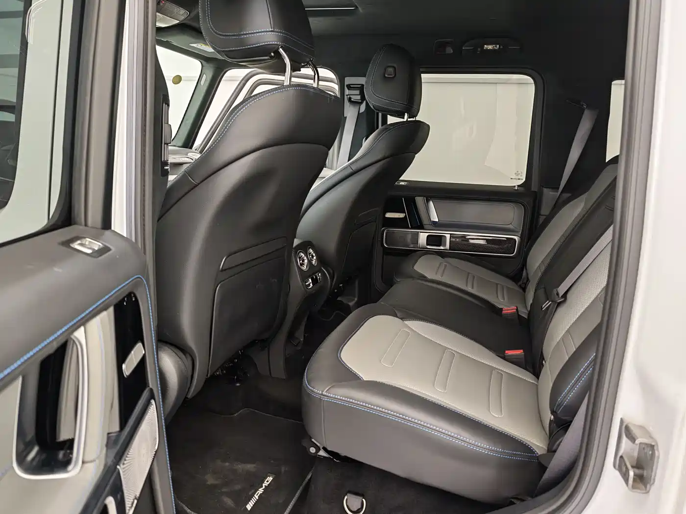 Mercedes-Benz G-Class New Energy 2025 G580 Launch Special Edition фото 13