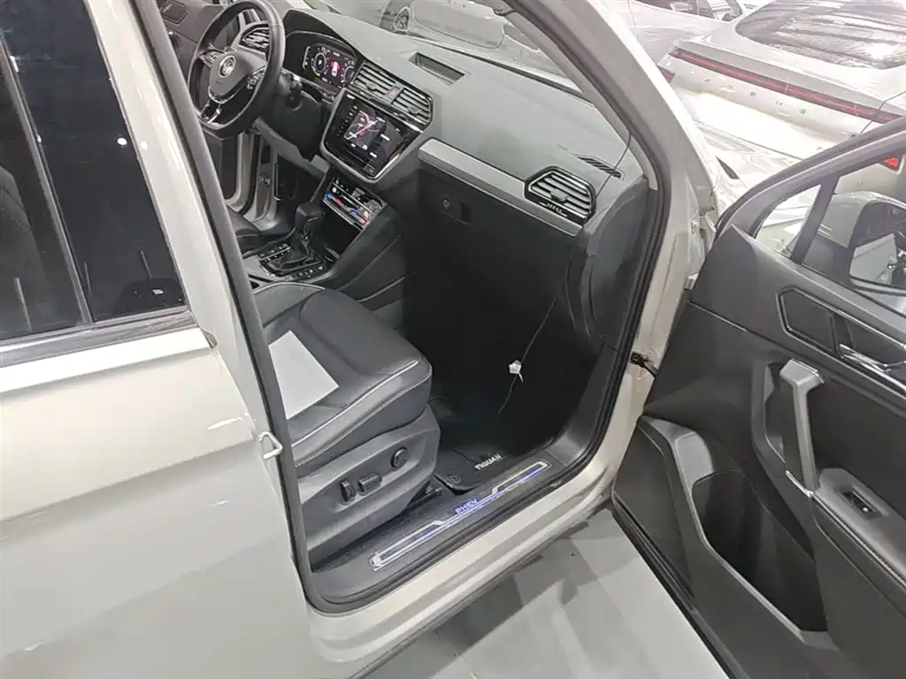 VOLKSWAGEN TIGUAN L NEW ENERGY