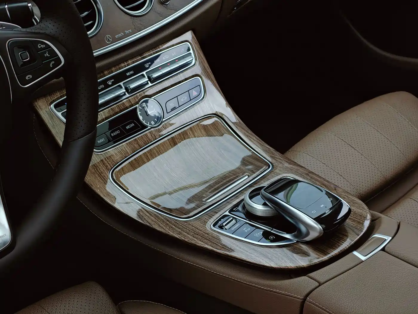 Mercedes-Benz E-Class 2017 E 200 L 4MATIC фото 10