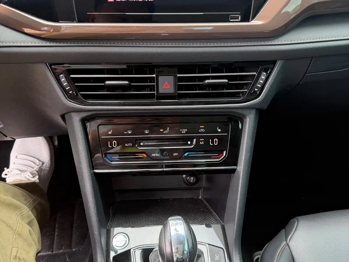 Volkswagen Tharu 2020 280TSI 2WD Luxury Edition China V фото 8