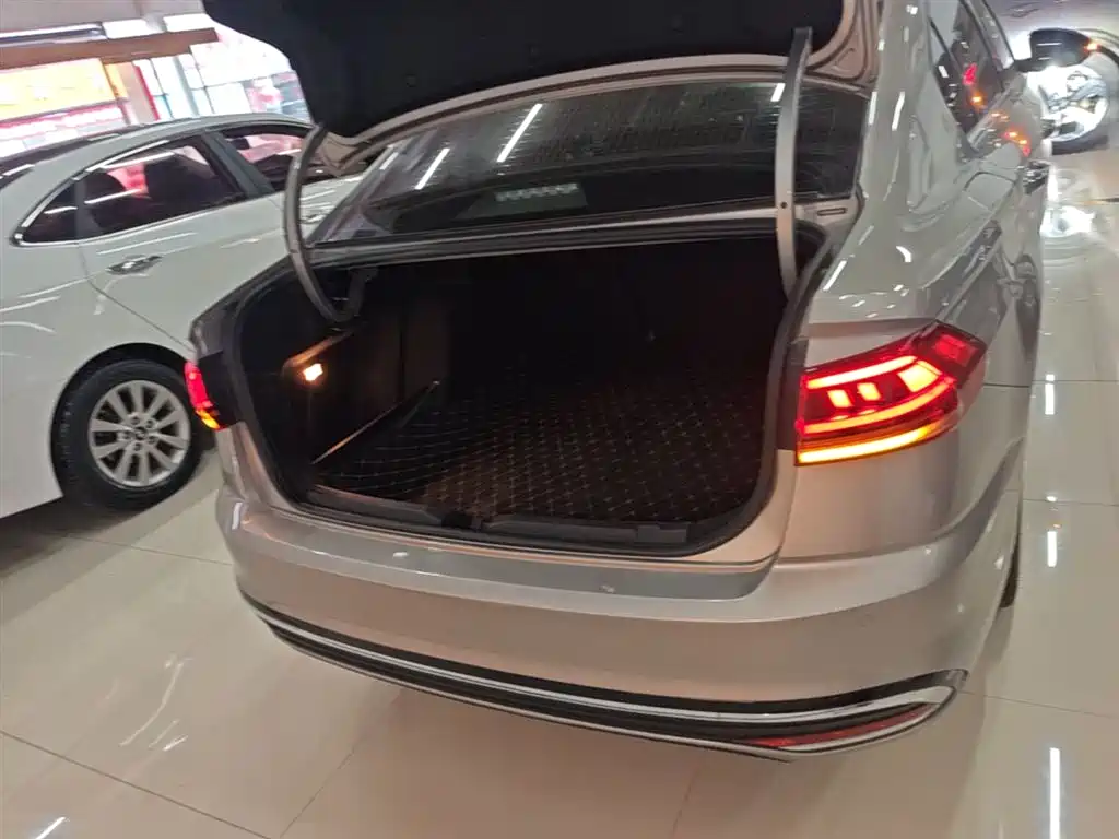 Volkswagen Bora 2023 280TSI DSG Prestige Edition фото 15