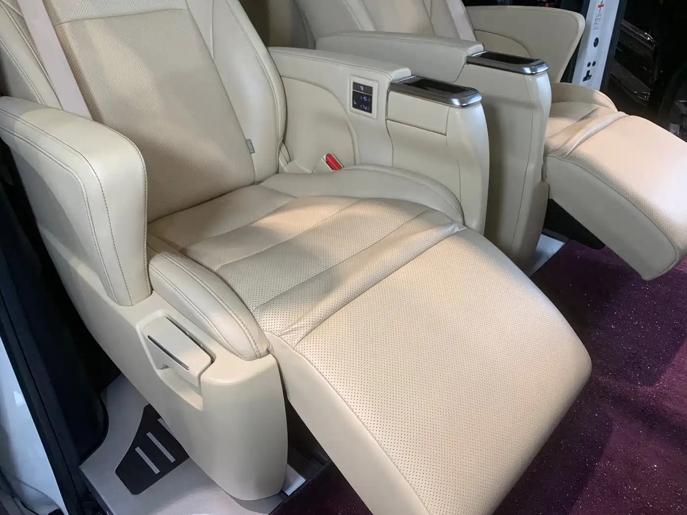 Toyota Alphard 2018 Facelift 3.5L Luxury Edition фото 15