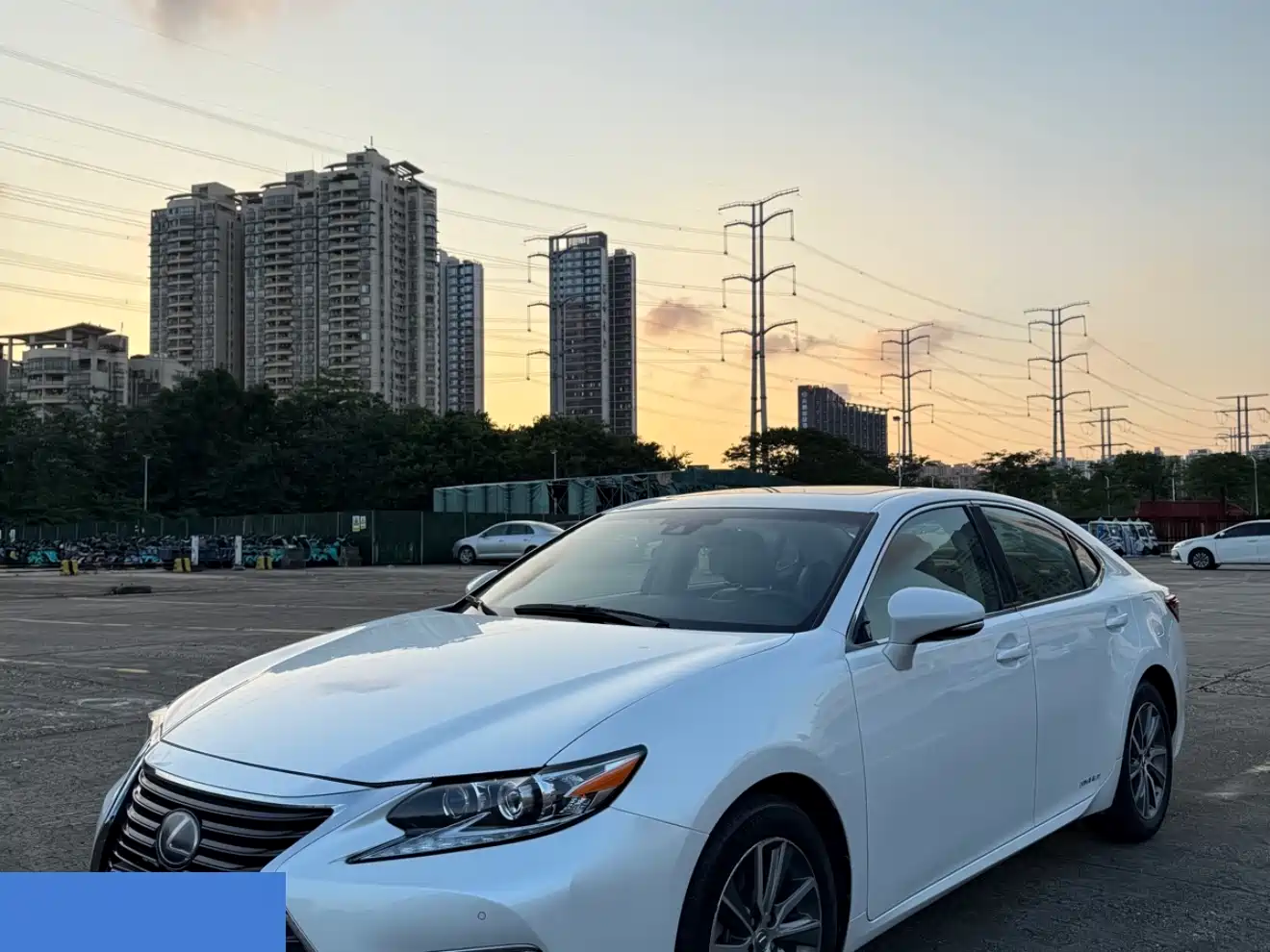 Фото 1 - Lexus ES