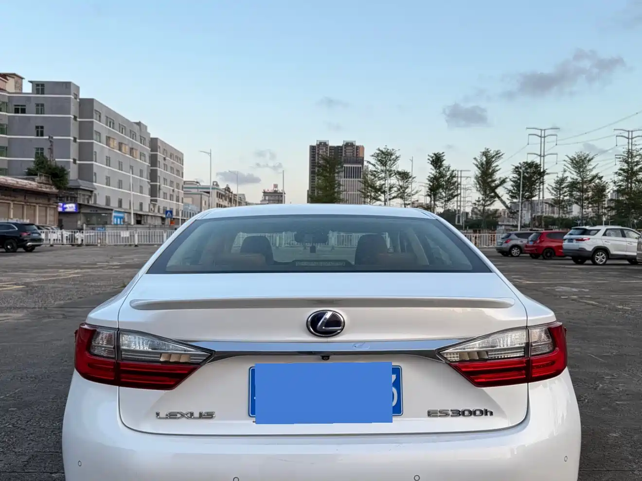 Фото 10 - Lexus ES