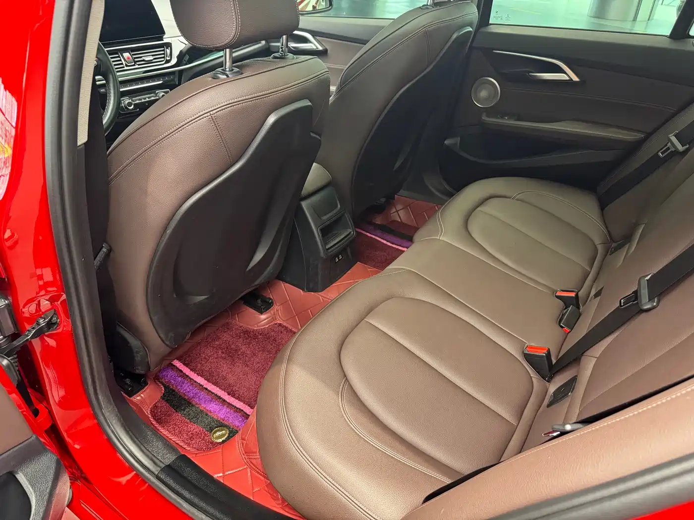 BMW 1 Series 2022 120i M Sport Shadow Edition фото 7