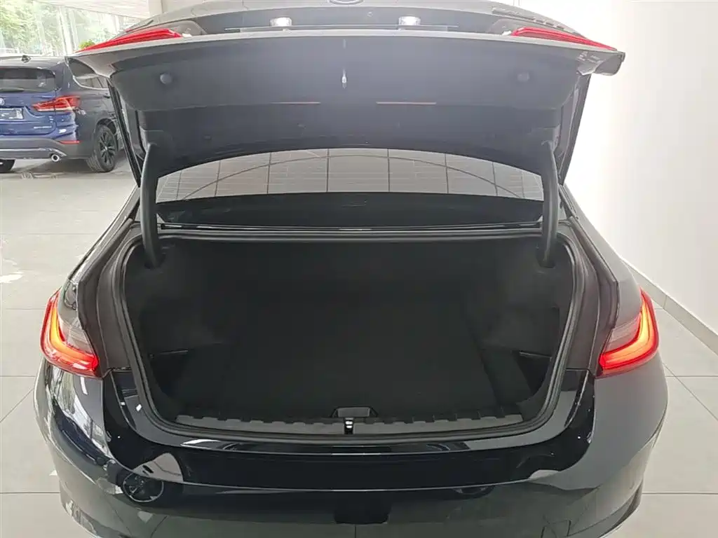BMW i3 2025 eDrive 35 L фото 19