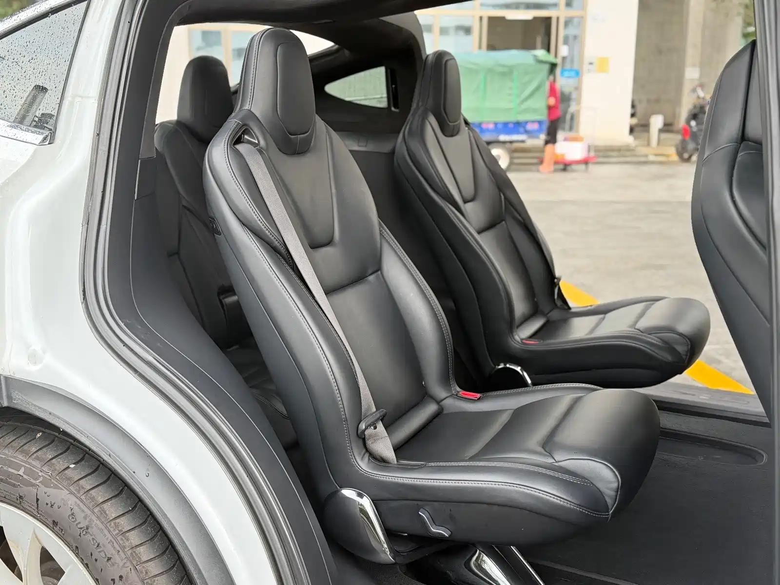 Фото 14 - Tesla Model X