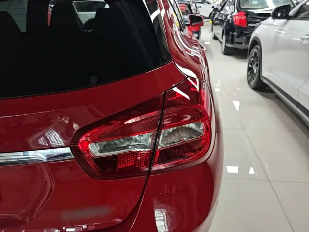 Mercedes-Benz GLA 2016 GLA 200 Dynamic фото 8