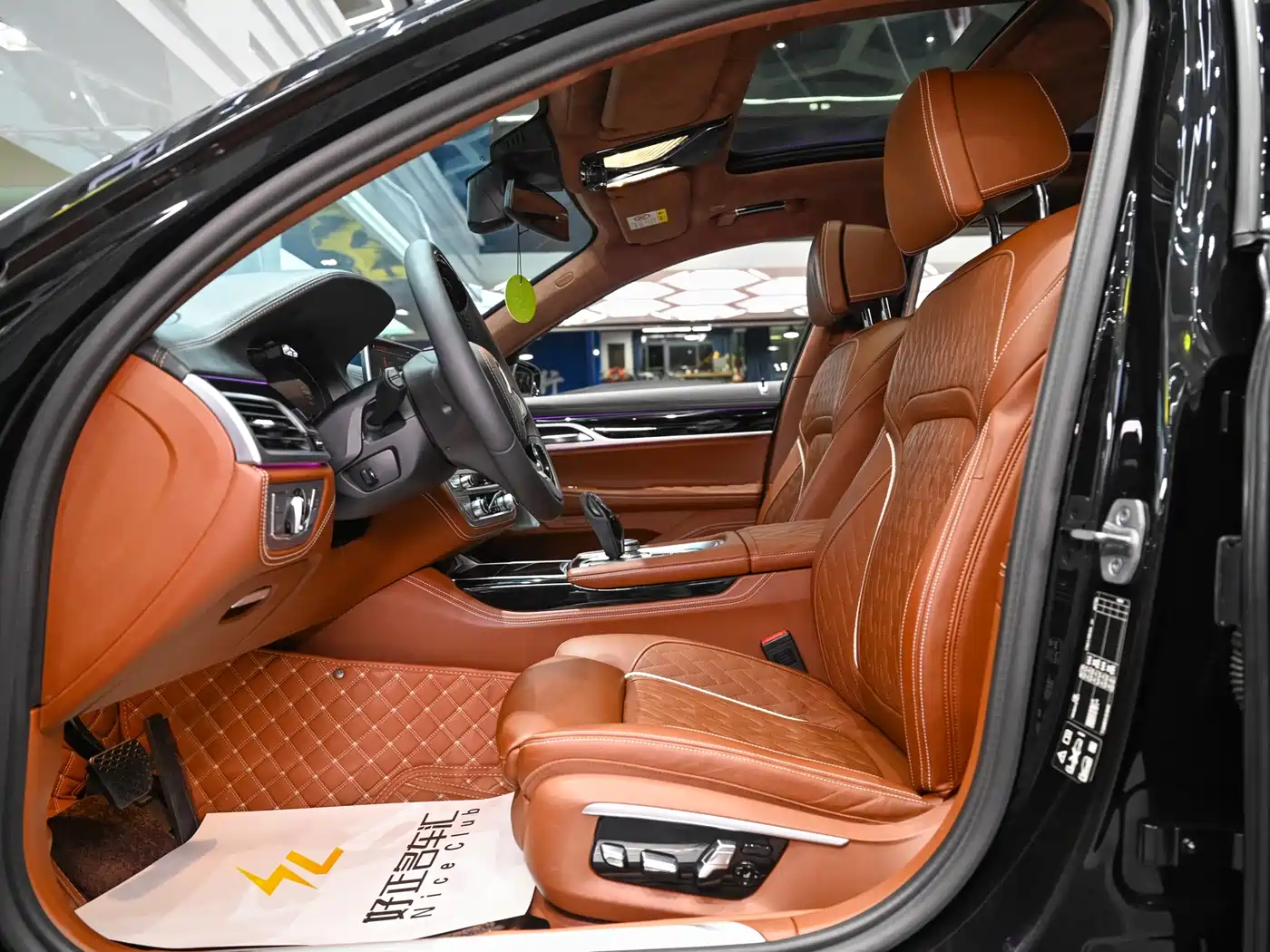 BMW 7 Series 2021 Model 740Li xDrive Executive Luxury Package фото 13