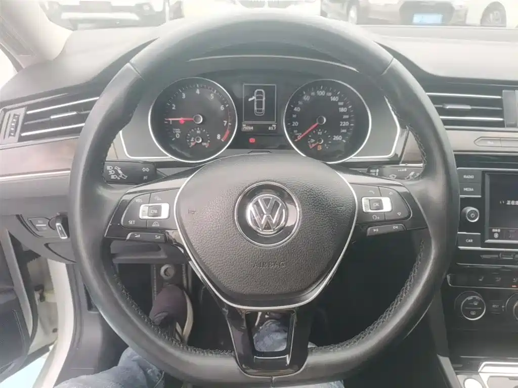 Volkswagen Magotan 2018 330TSI DSG Luxury фото 11