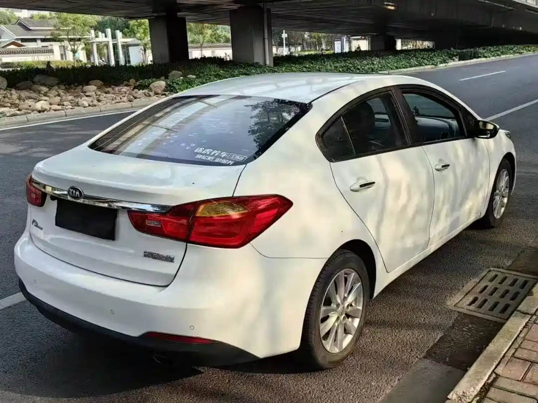 Kia K3 2013 1.6L Automatic GLS фото 3