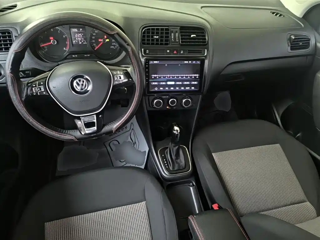 Volkswagen Polo 2018 1.5L Auto Safe Drive фото 10