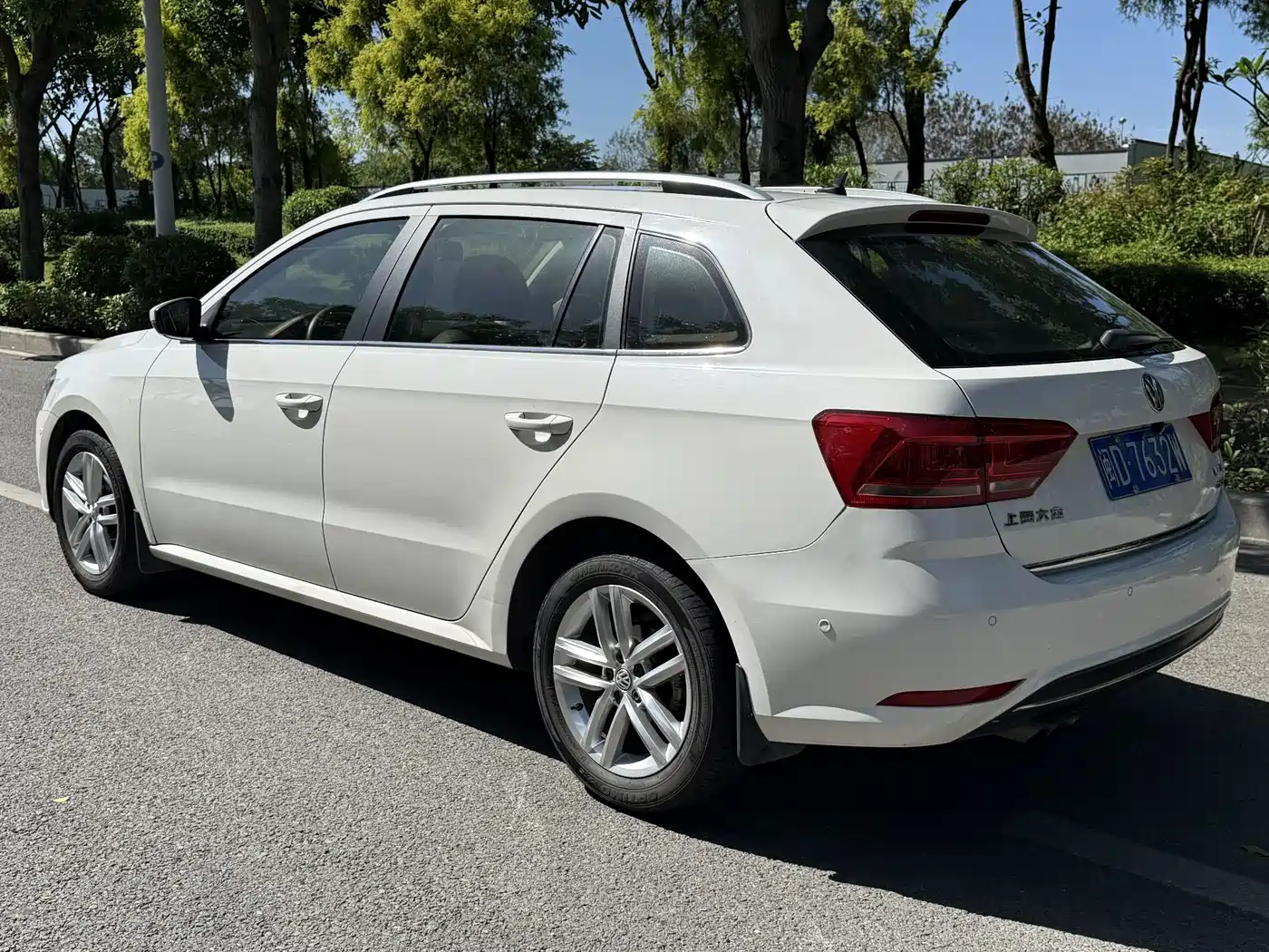 Volkswagen Lavida Tour 2015 230TSI DSG Comfort Edition фото 4