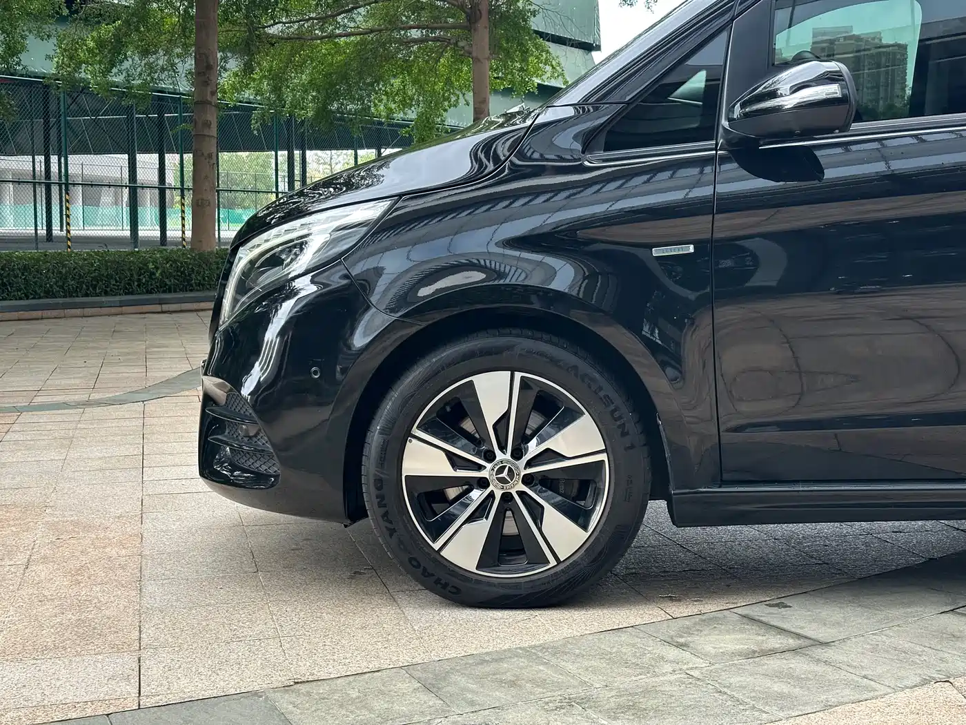Mercedes-Benz V-Class 2020 Model V 260 L Long Wheelbase Luxury фото 5