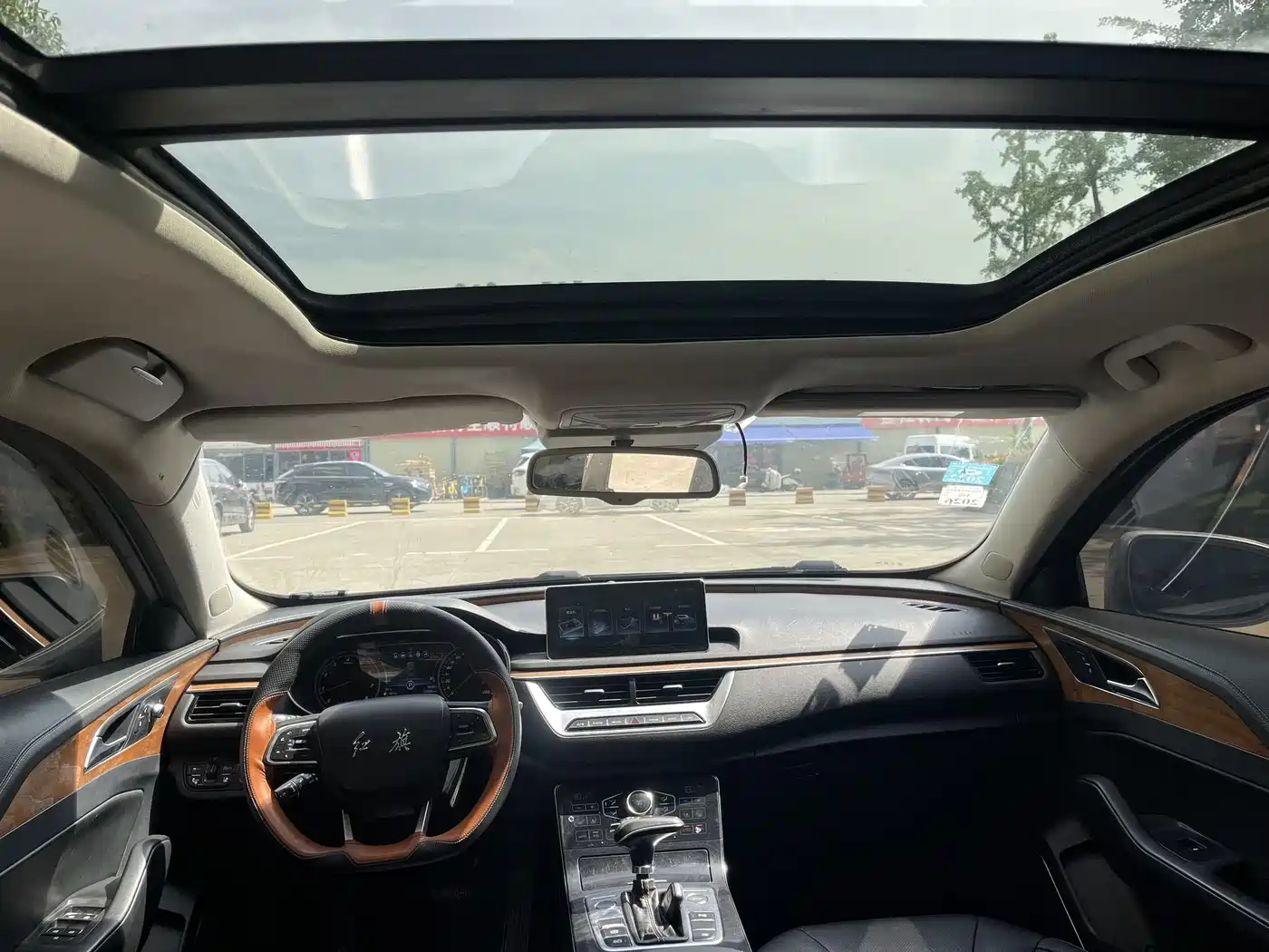 Hongqi H5 2018 30TD Smart Connected Royal Edition фото 8