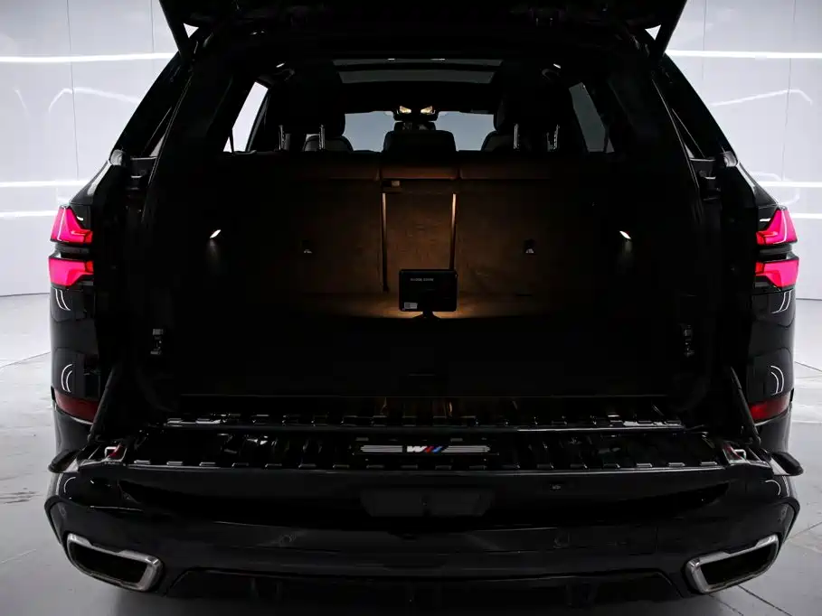 BMW X5 2026 2025 Model xDrive 40Li M Sport Blackout Package