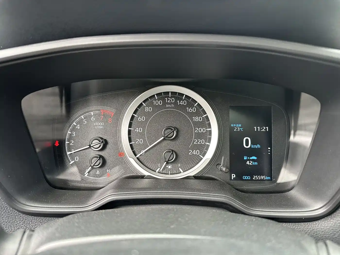 Toyota Frontlander 2023 2.0L CVT Leading Edition фото 18