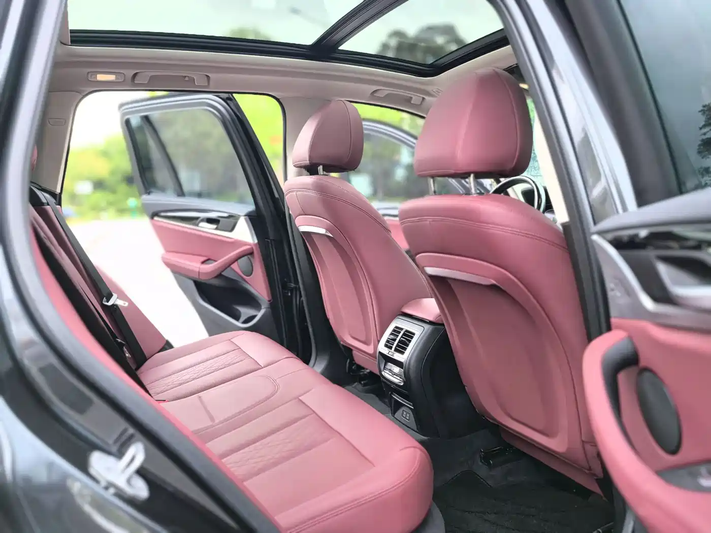 BMW iX3 2022 Leading Edition фото 11