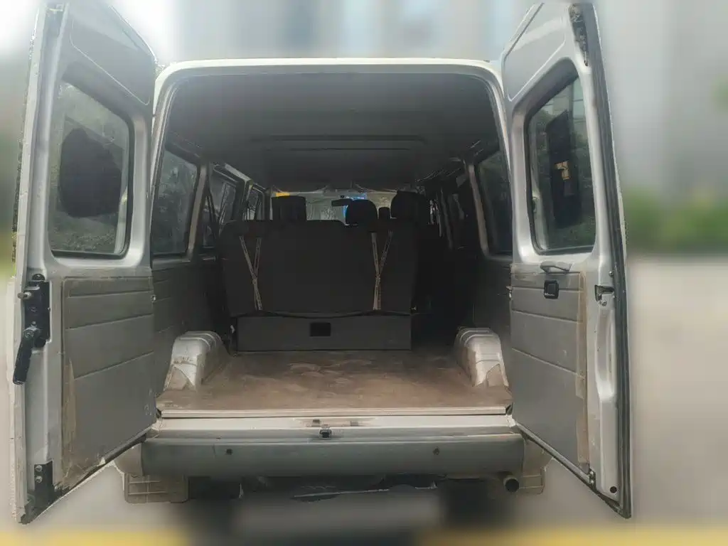 Ford Classic Transit 2016 2015 2.8T Diesel Short Wheelbase 6-Seater Mid-Roof MPV JX493ZLQ4