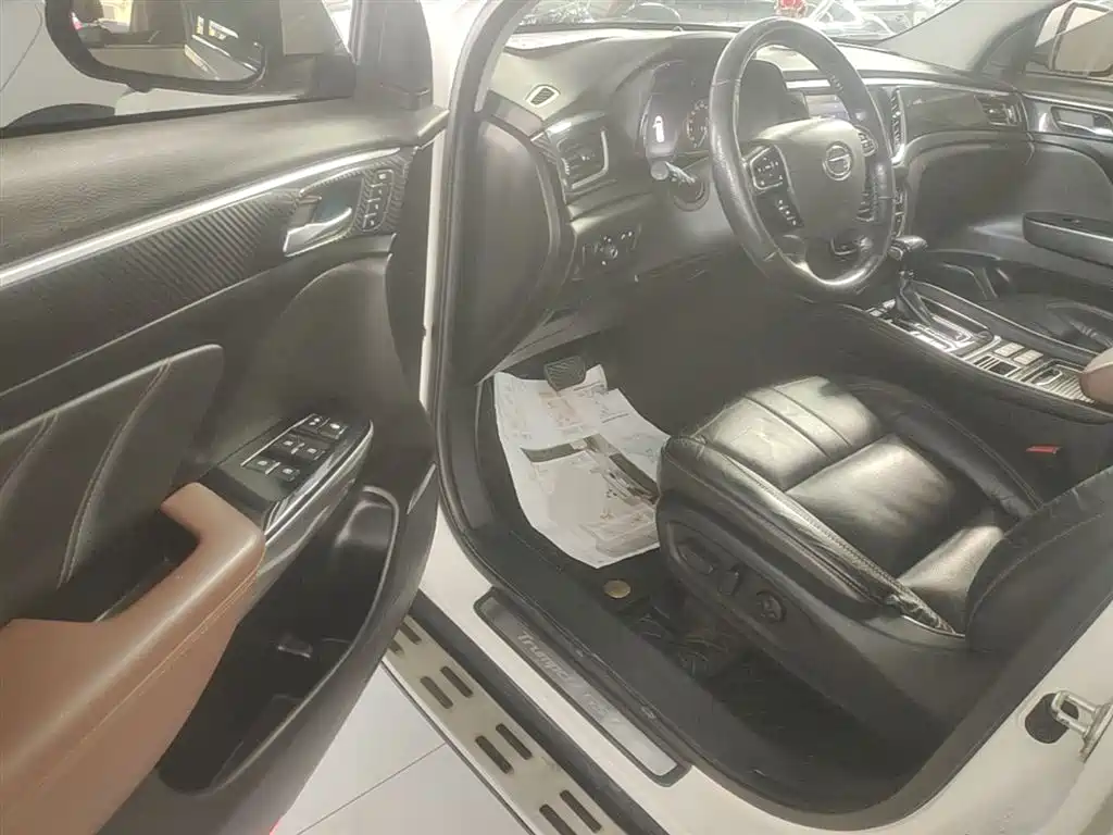 GAC Trumpchi Trumpchi GS7 2017 320T 2WD Luxury Smart Connect фото 16
