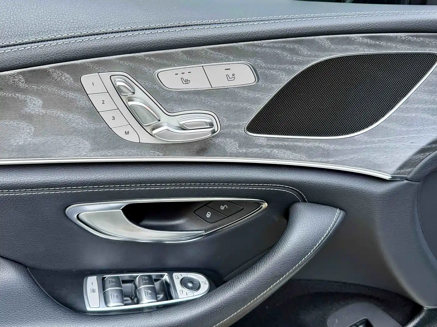 Mercedes-Benz CLS 2020 CLS 300 Dynamic фото 12
