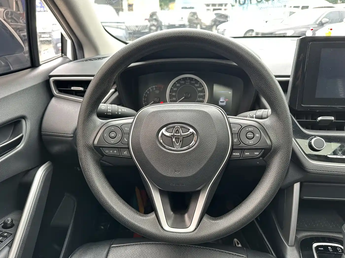 Toyota Frontlander 2023 2.0L CVT Leading Edition фото 15