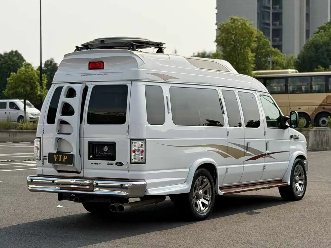 Ford E350 2013 2011 5.4L Standard Yacht Edition