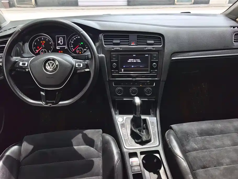 Volkswagen Golf 2018 230TSI Automatic Comfort фото 12