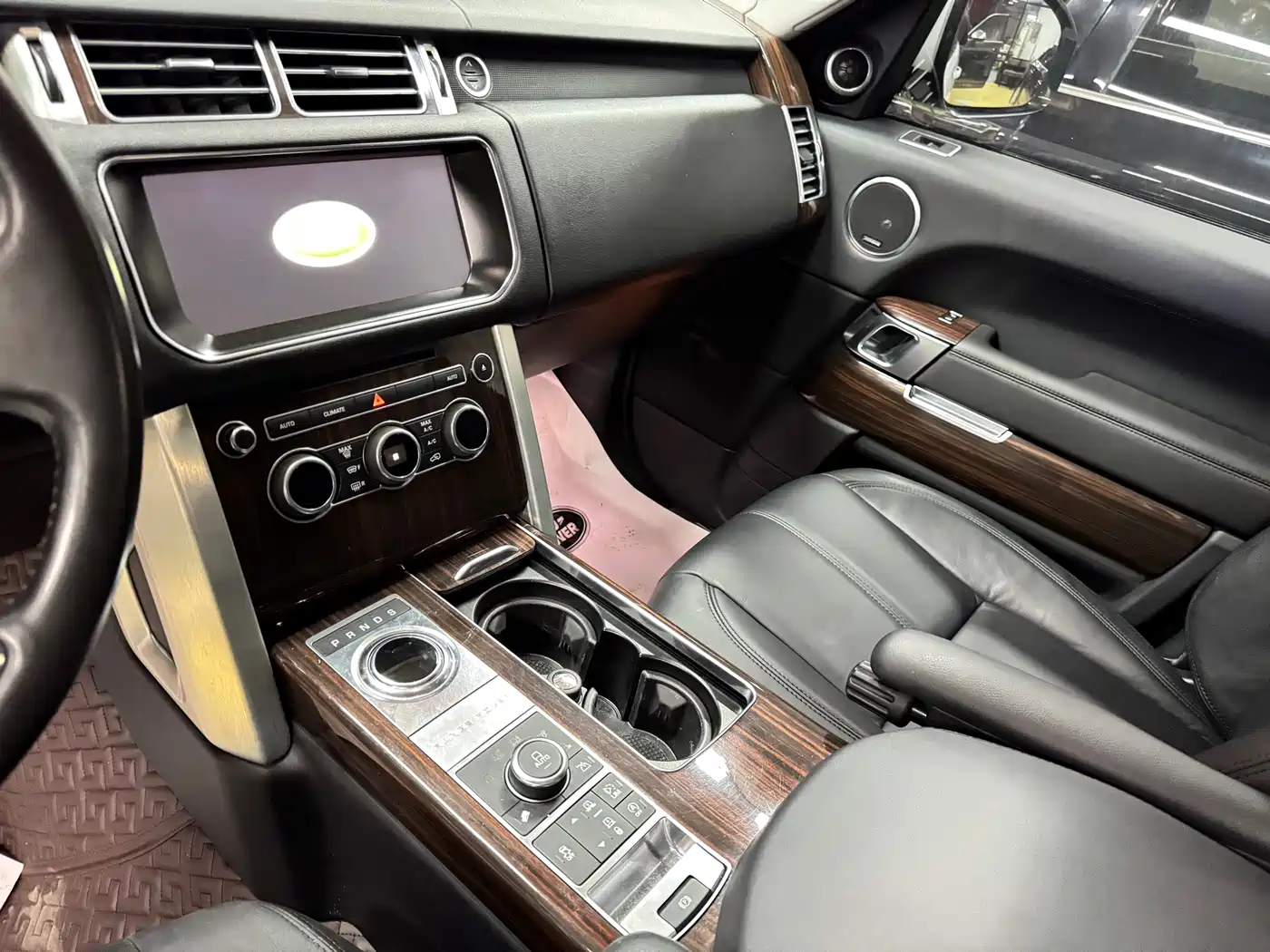 Land Rover Range Rover 2015 3.0 TDV6 Vogue фото 11