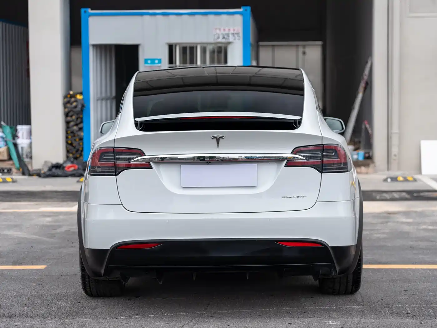 TESLA MODEL X
