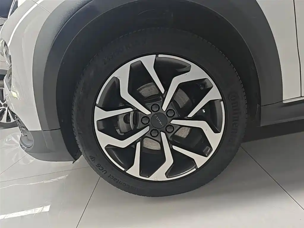 Lynk & Co 02 2018 1.5T DCT 2WD Power Edition China V фото 23